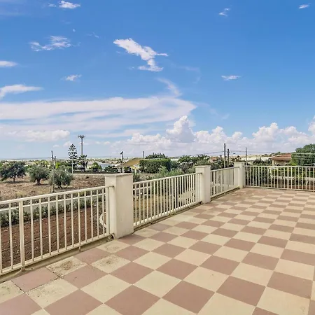 3 Bedroom Lovely In Santa Croce Camerina